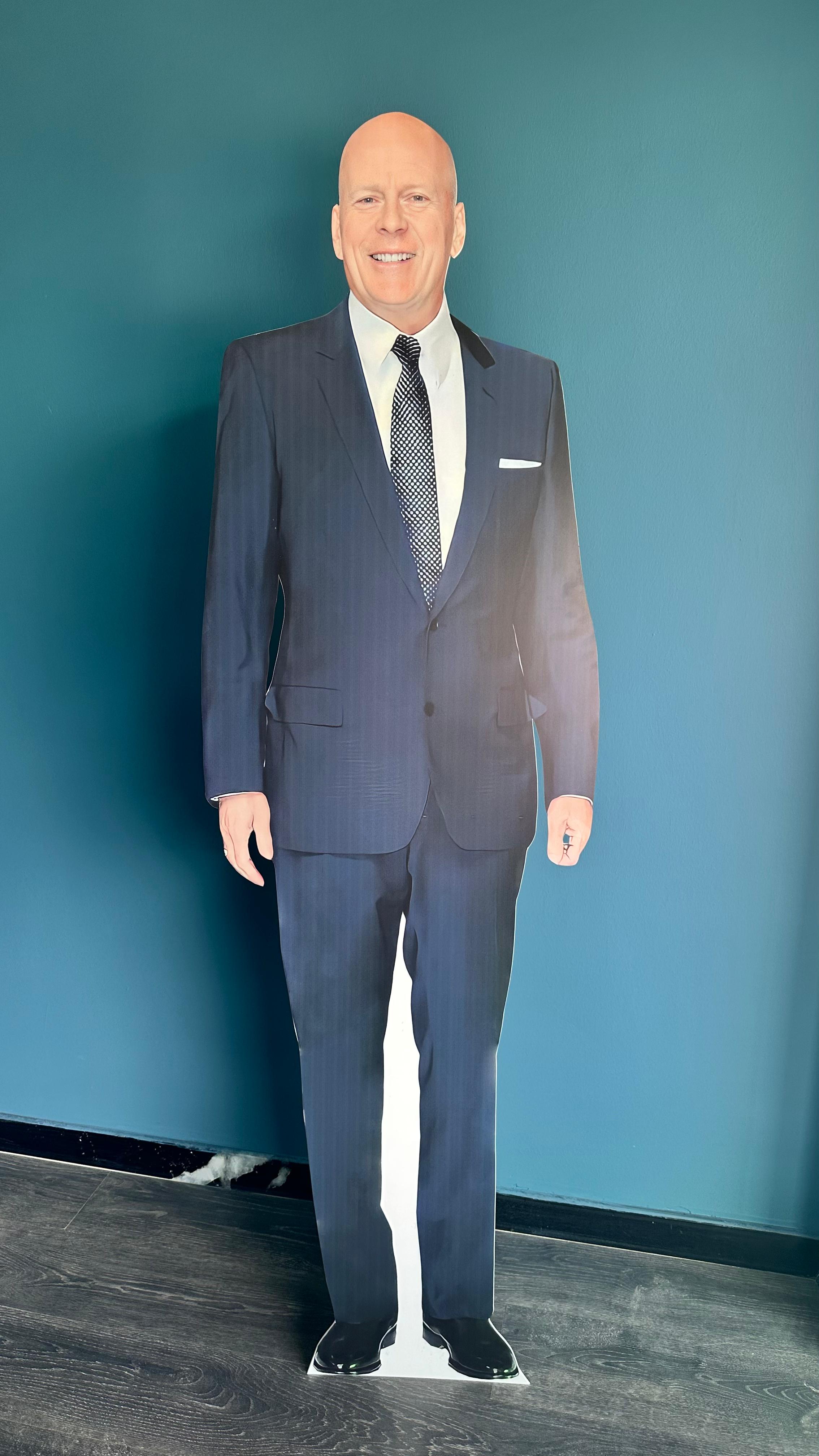 Modello di cartone ritagliato di Bruce Willis Modello di mockup in plastica di Bruce Willis